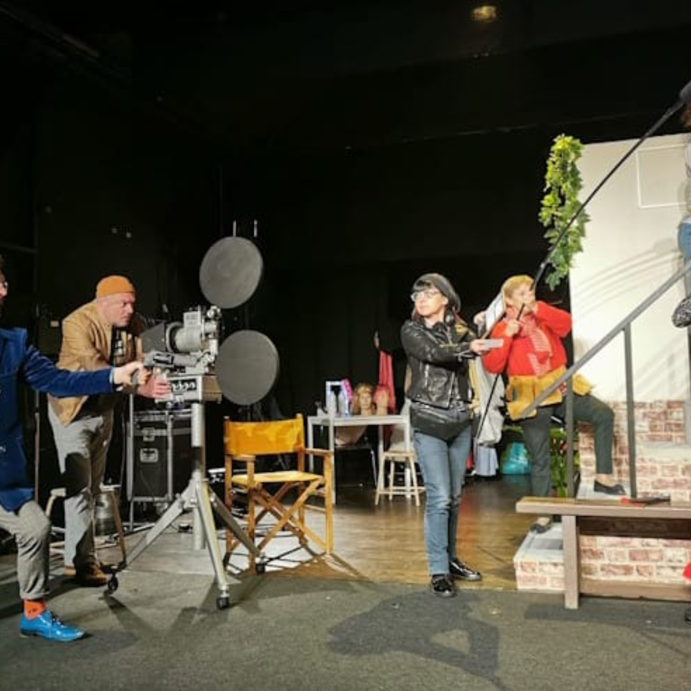 Un théâtre associatif qui programme beaucoup episode artwork